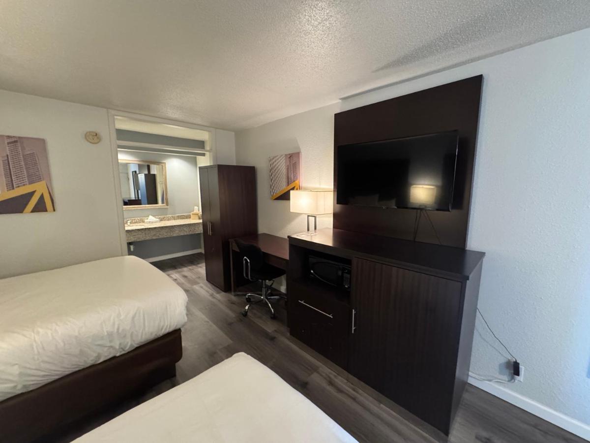 Clarion Inn & Suites Dothan South image 20